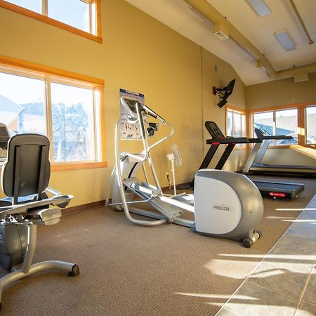 Renovated Condo, 2Br, 2Ba, Heated Pool, 3 Hot Tubs, Pets Welcome! Canmore Bagian luar foto