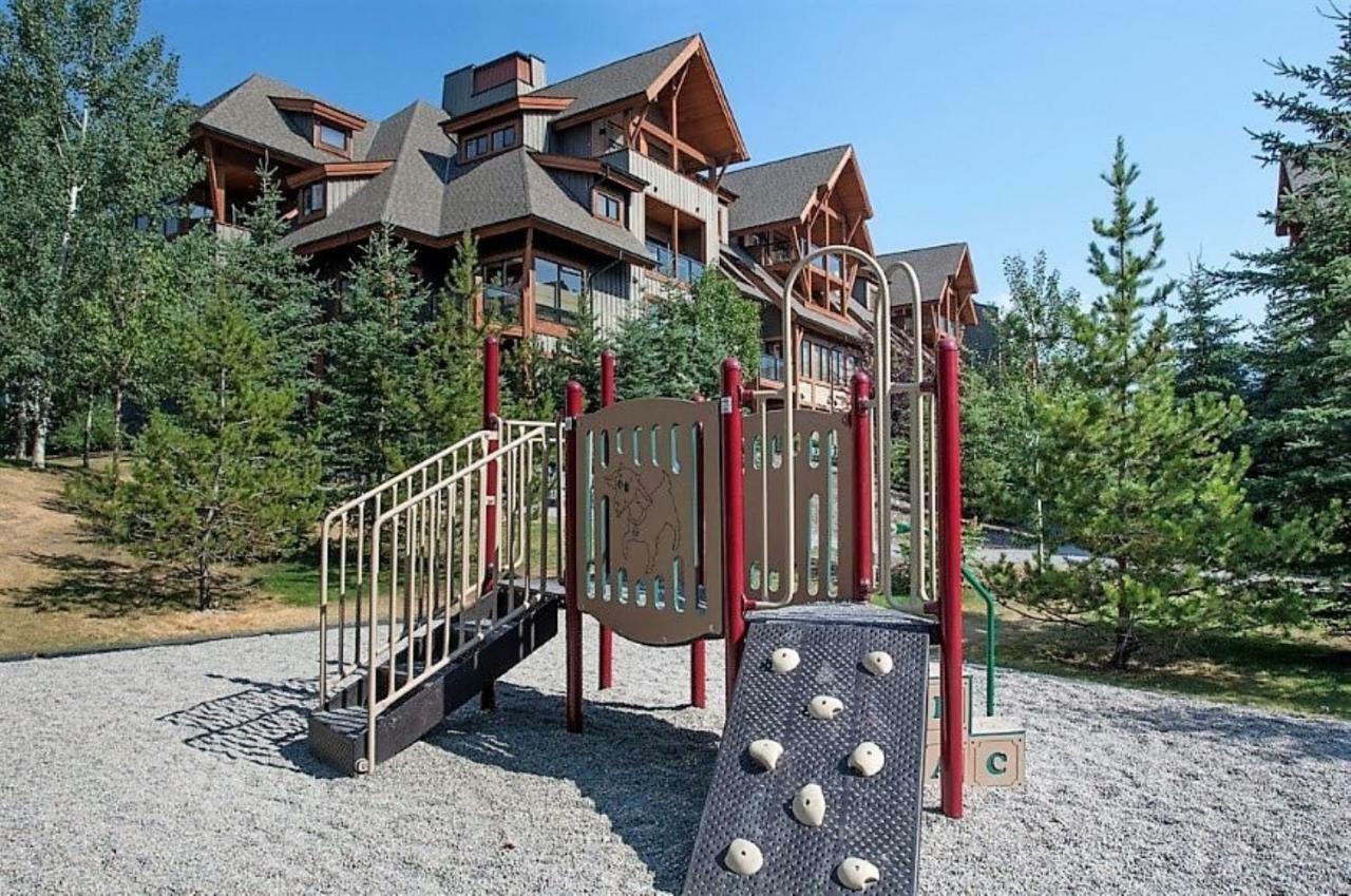 Renovated Condo, 2Br, 2Ba, Heated Pool, 3 Hot Tubs, Pets Welcome! Canmore Bagian luar foto